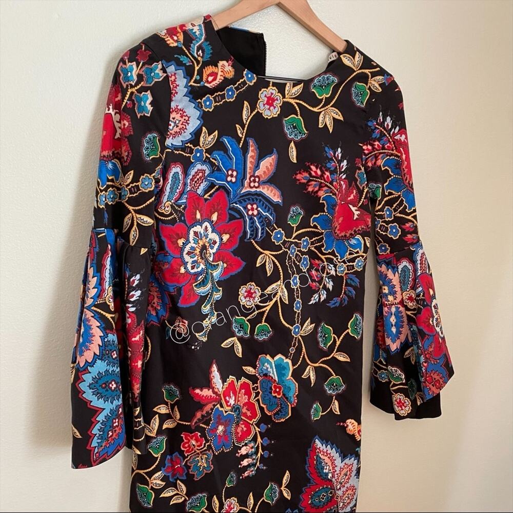 Alice + Olivia Black Paisley Long Flare Sleeve Mini Dress 2 - Picture 13 of 16
